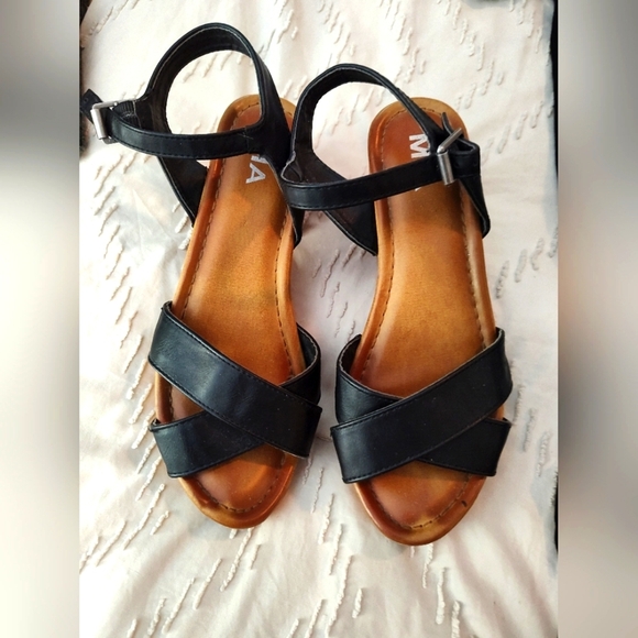 MIA black faux leather upper Susan wooden chunky heel Sandals, 6 - Picture 1 of 4